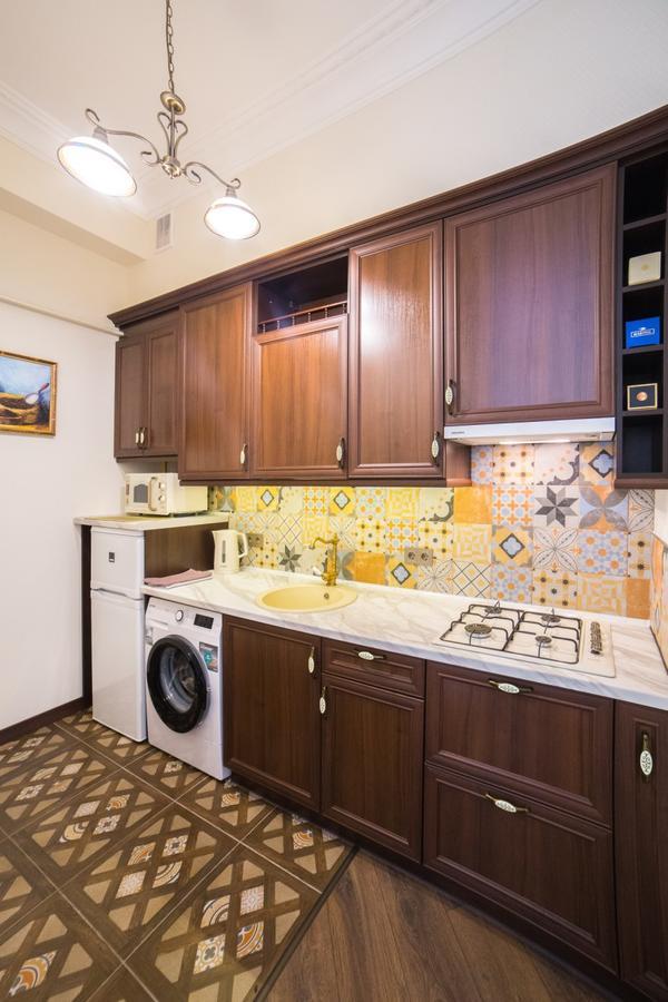 V.I.P.Apartmens Rynok Sqr.19 Львов Экстерьер фото